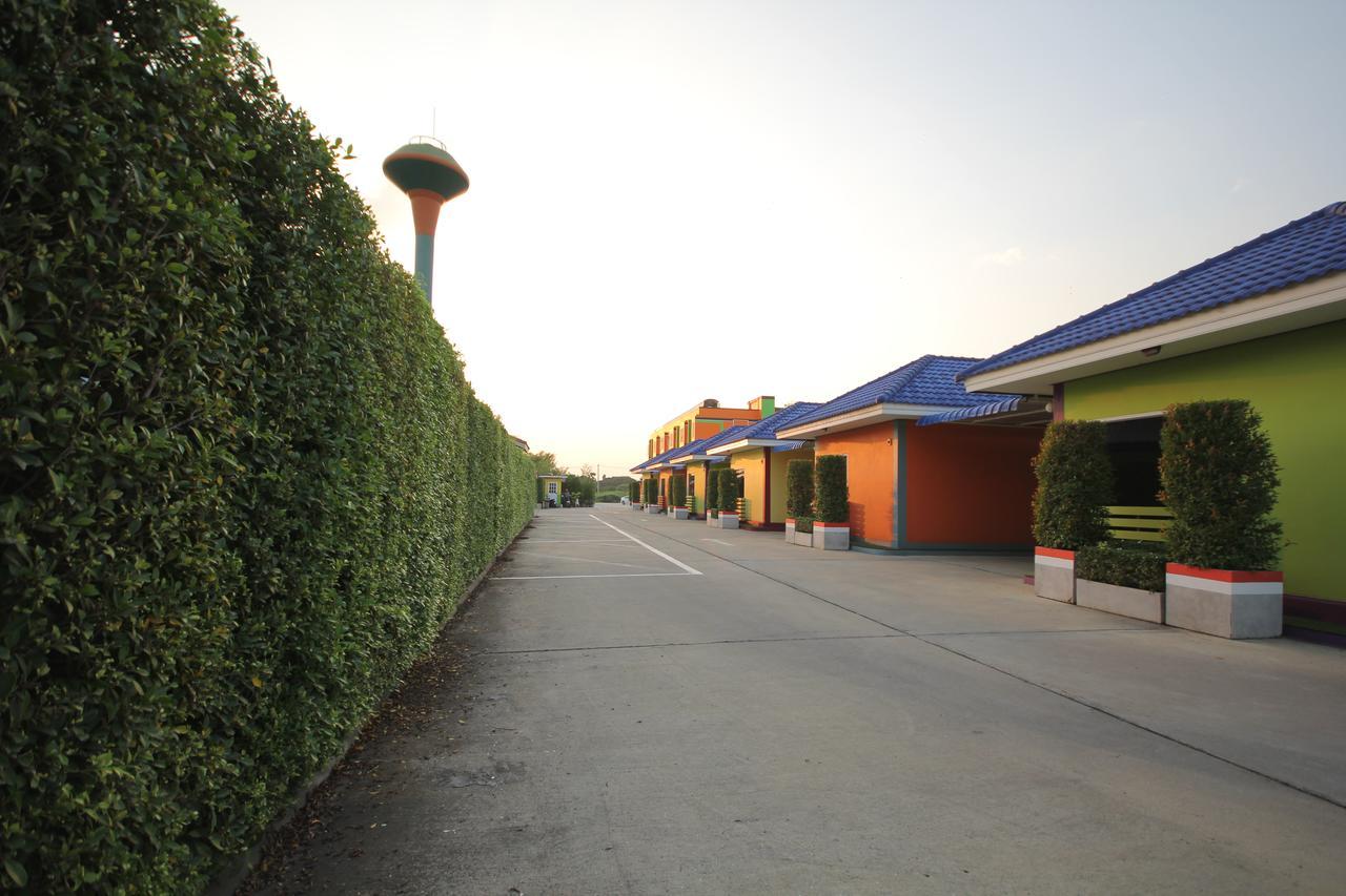 Windsor Resort Лопбури Экстерьер фото