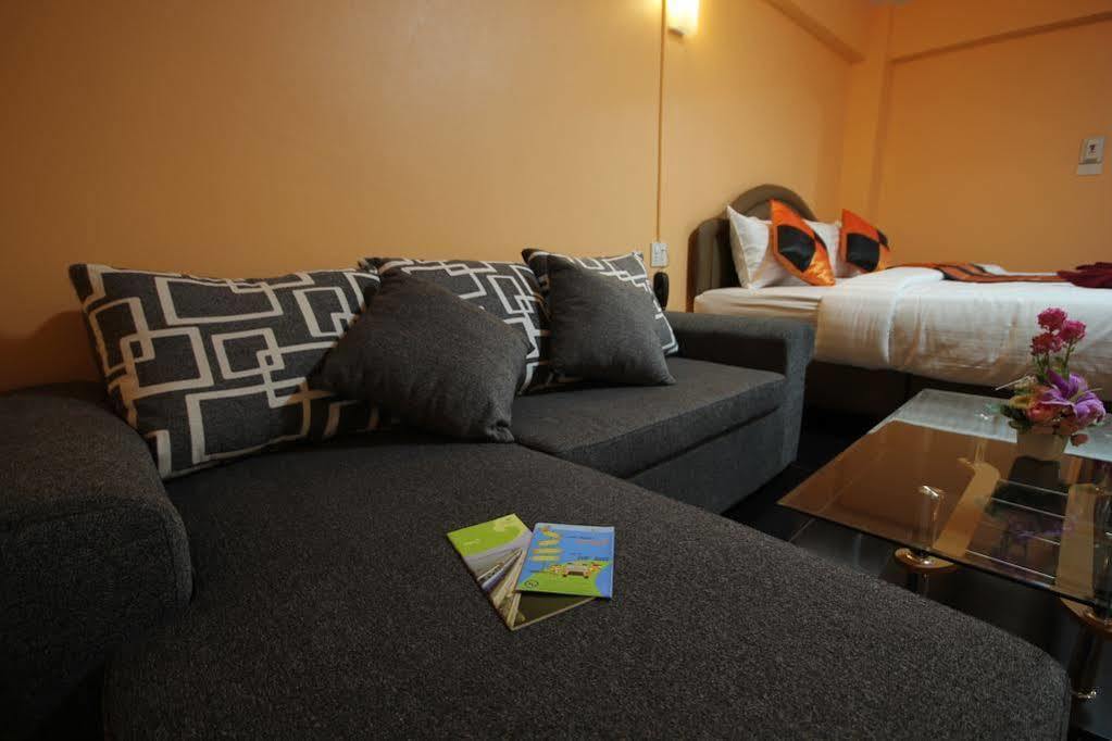 Windsor Resort Лопбури Экстерьер фото